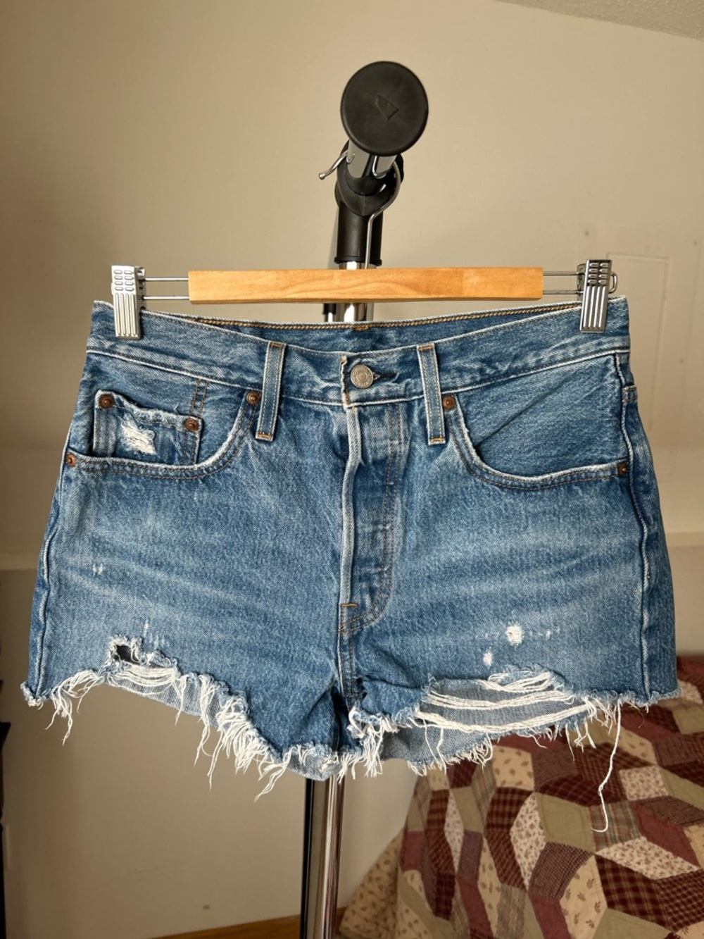 Levi’s 501 Jean Shorts 27